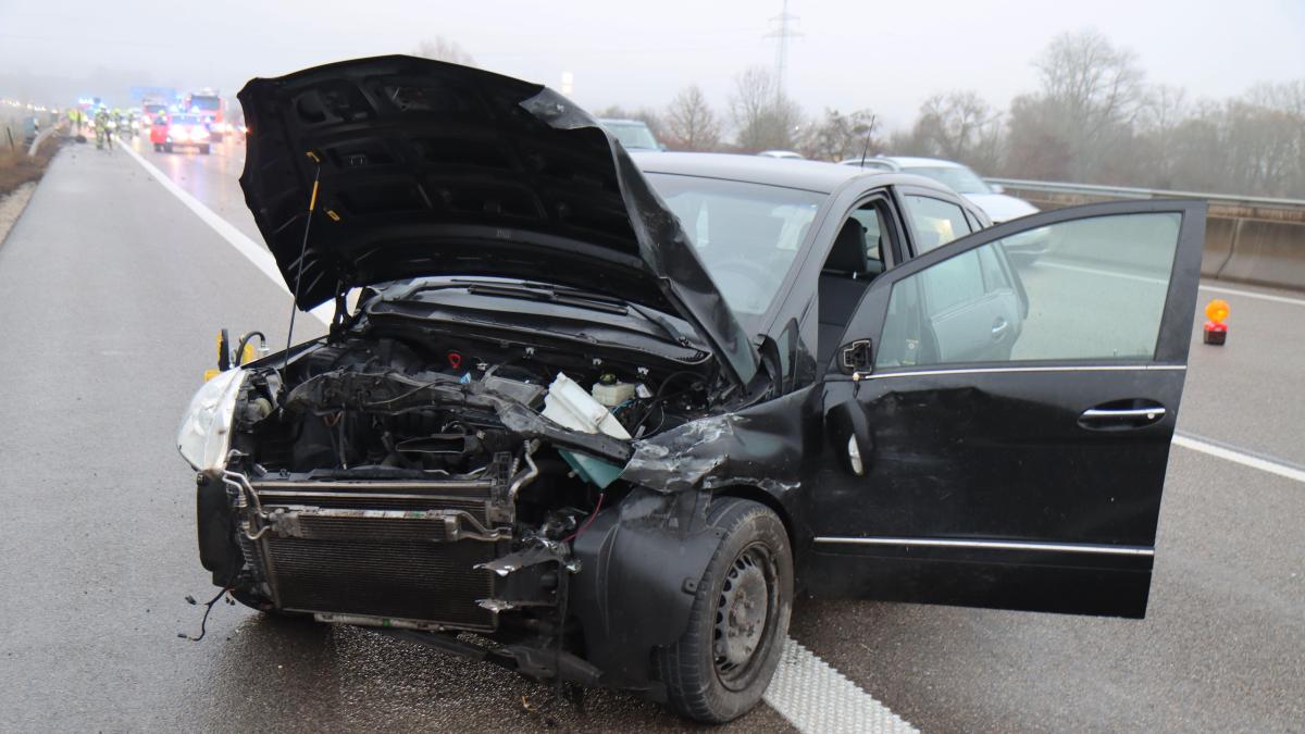 Schwere Verkehrsunfälle auf der A8 bei Günzburg mit Verletzten