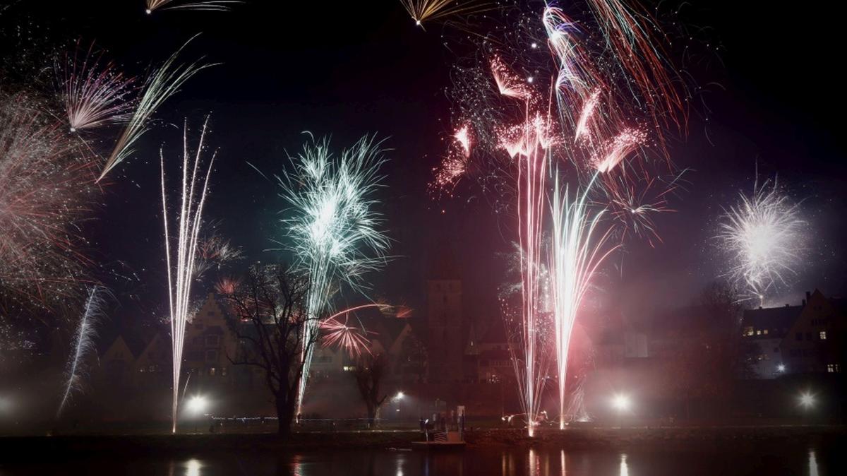 Böllern fast nach Herzenslust Diese Regeln gelten beim Silvesterfeuerwerk