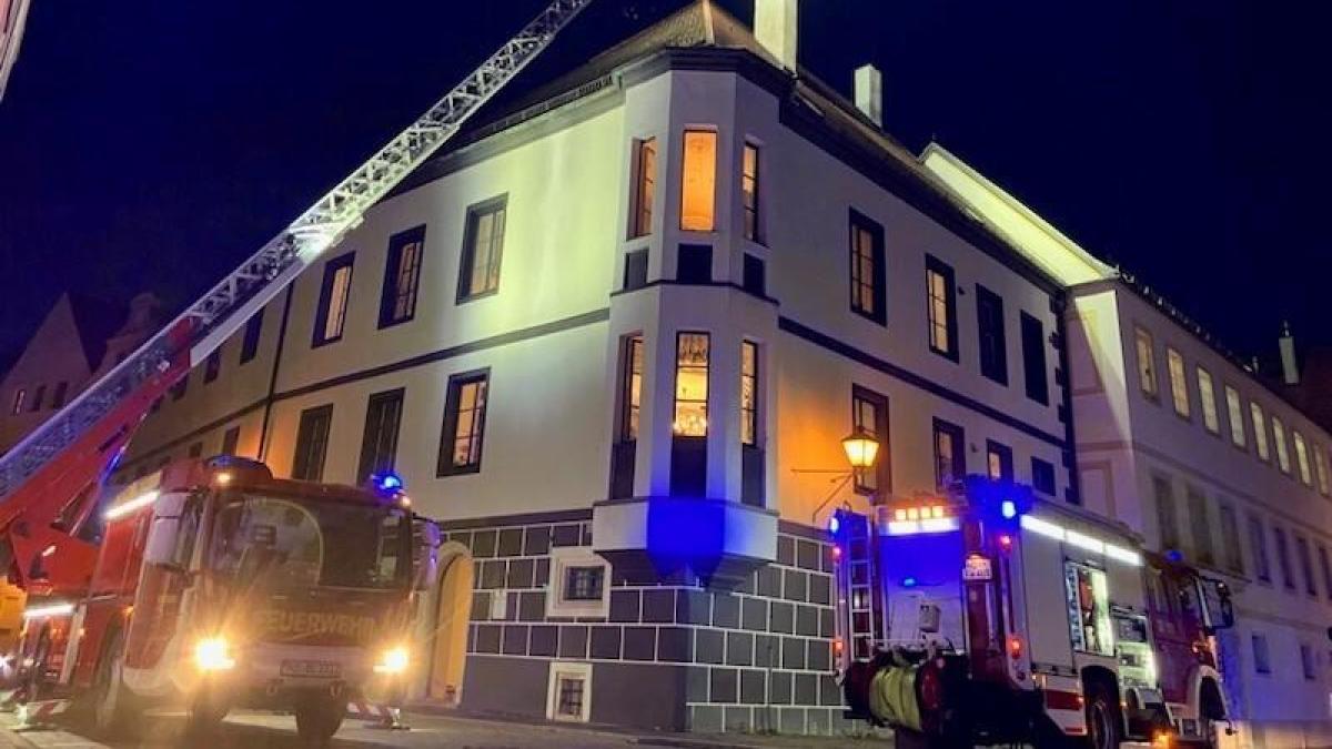 Verrauchte Wohnung löst Feuerwehr Einsatz in der Neuburger Altstadt aus