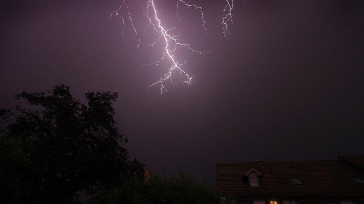 Unwetter überflutet Keller und sorgt für Stromausfälle