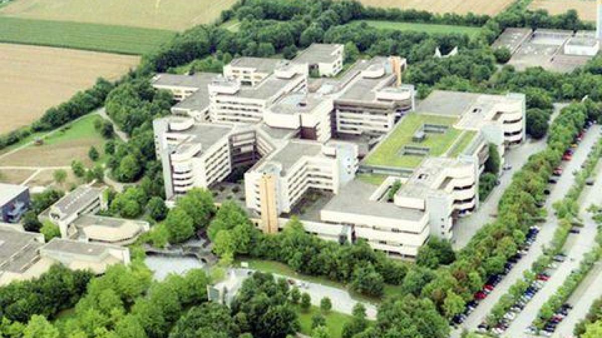 Schlossfest Nach Schlägerei in Neuburg 31 Jähriger stirbt im Klinikum