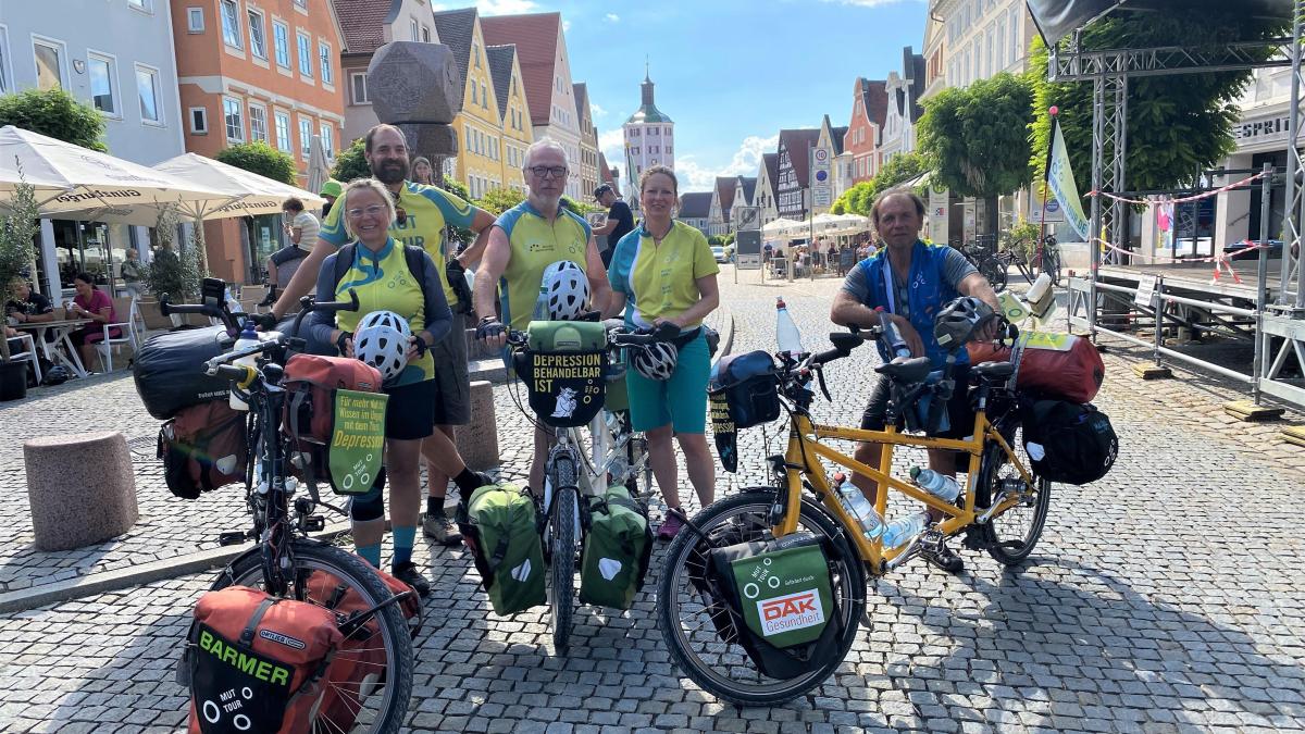 Radler Halten In G Nzburg Und Sprechen Ber Depressionen