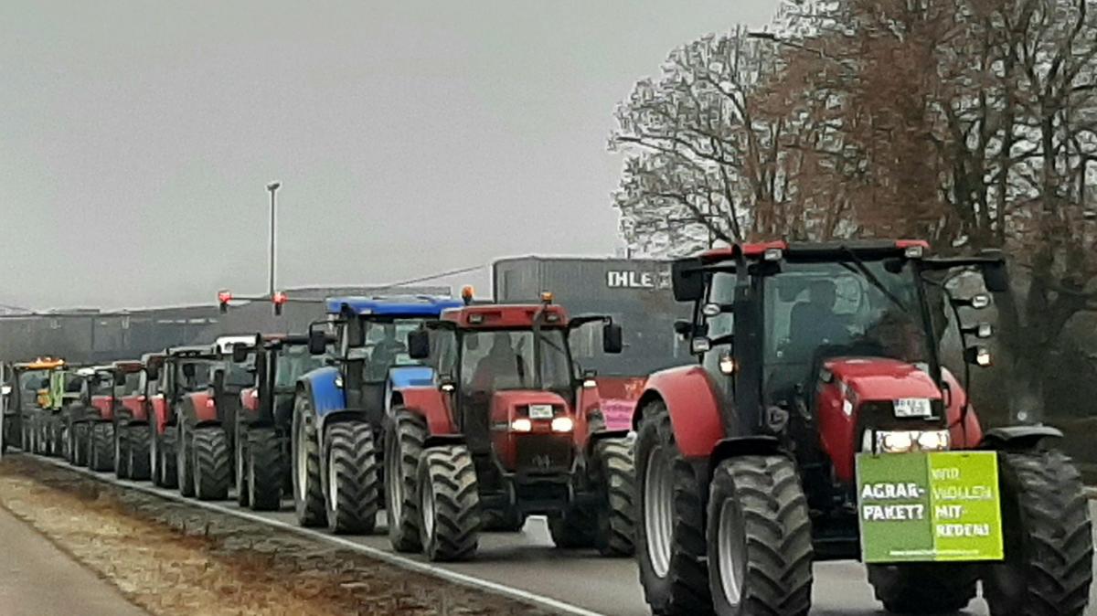 Dasing Spontane Demo Bauern Halten Verkehr Rund Um A Auf Und Sorgen