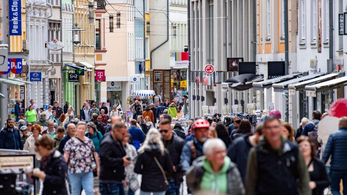 Bekannte deutsche Modekette schließt alle Filialen bis Sommer 2024