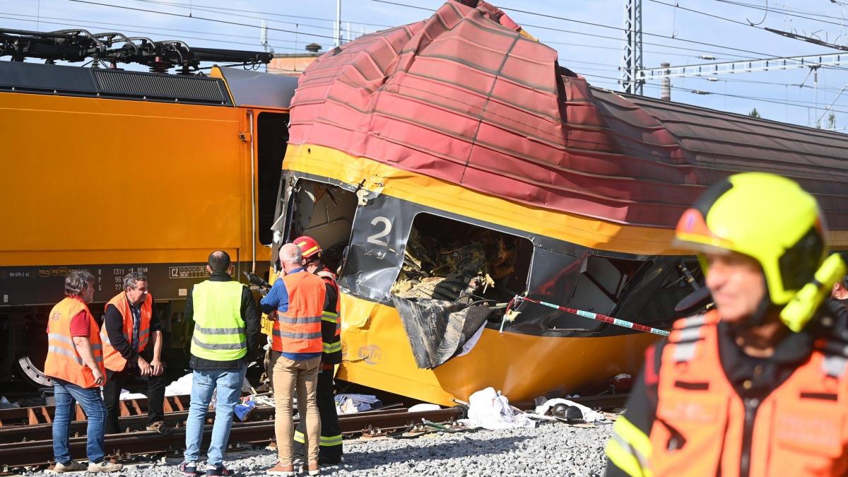 Vier Tote Bei N Chtlichem Zugungl Ck In Tschechien