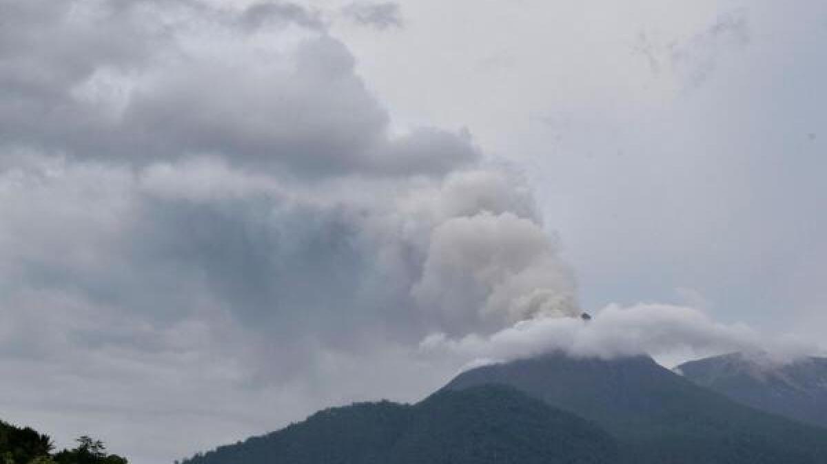 Eruption Mitten In Der Nacht Vulkanausbruch In Indonesien Mindestens