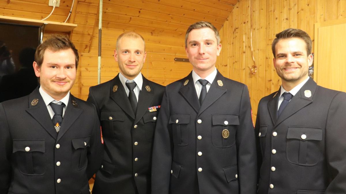 Feuerwehr Niederstaufen W Hlt Christoph Misoph Und Paul Kurzemann Zu