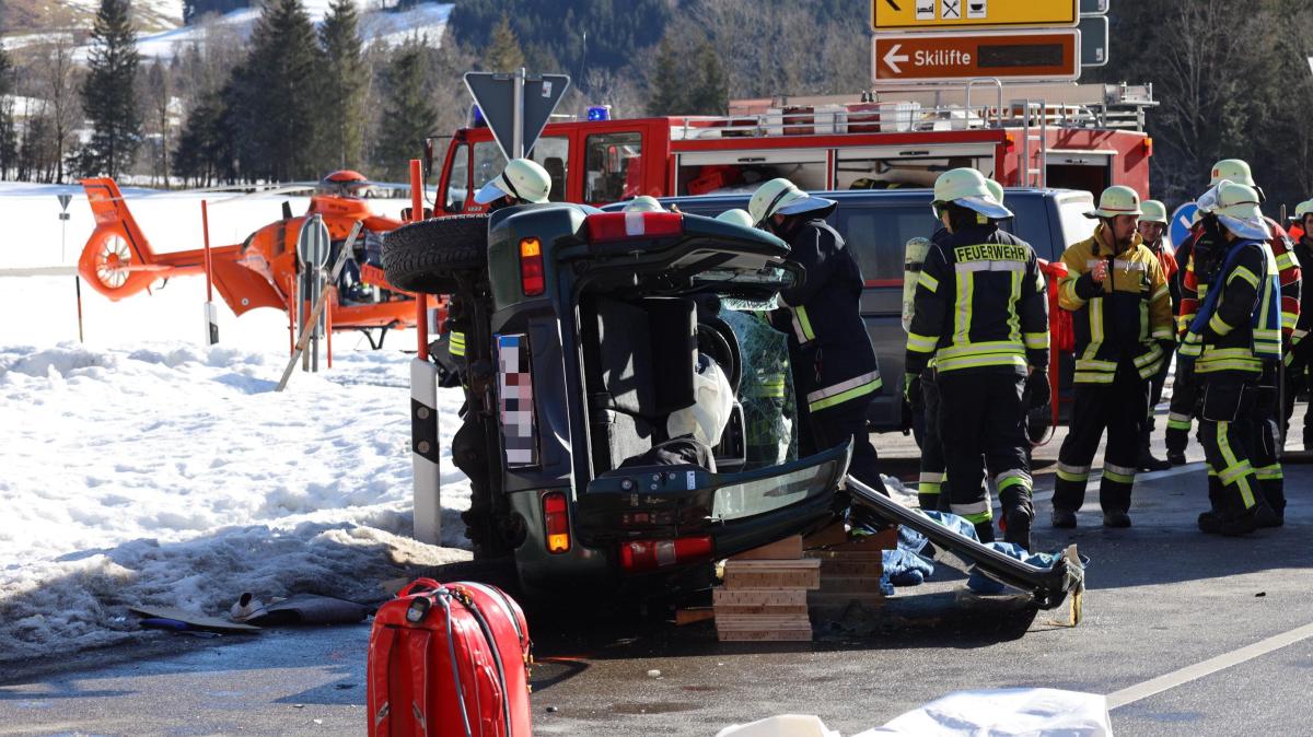 Schwerer Autounfall Zwischen Wertach Und Unterjoch Frau Schwerverletzt