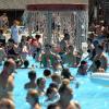 Menschenmassen tummelten sich am heißen Samstag im Familienbad am Plärrer (im Bild) und im Bärenkellerbad. Bei Tausenden Badegästen kommt es auch zu Zwischenfällen.