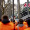 Beim bundesweiten Streik am Montag standen sämtliche öffentliche Verkehrsmittel still. Am Ulmer Bahnhof sammelte sich ein Demonstrationszug zu einer Kundgebung.