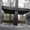 Auf dem Augsburger Nordfriedhof gibt es über 10000 Gräber. Kripo und Staatsanwaltschaft ermitteln seit über einem Jahr, weil städtische Arbeiter dort in die eigene Tasche gewirtschaftet haben sollen. 