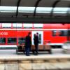 Der Ausbau der Südbahn von Ulm nach Friedrichshafen ist eines der großen Nahverkehrsprojekte in der Region. Wird das Millionen-Vorhaben jetzt auf die lange Bank geschoben?  