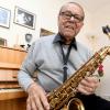 Max Kiendl aus Gersthofen ist seit 75 Jahren aktiver Musiker, davon spielt er seit 65 Jahren Saxophon in der Stadtkapelle Gersthofen. 