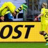 Dortmunds Pierre-Emerick Aubameyang (l) feiert seinen Treffer zum 0:1 mit einem Salto, neben ihm Marcel Schmelzer. 