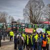 Schon früh machten sich Landwirte aus dem Landkreis auf den Weg nach Nördlingen zum Protest. Der Verkehr staute sich auf der B25 und in der Innenstadt. Über 1000 Traktoren waren auf der Kaiserwiese.