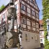 Der filigrane Brunnen aus Bronze soll im Sommer wieder auf dem Marktplatz in Harburg stehen.