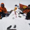 Sandra und Michael Duile haben es auf den Gipfel des Pik Lenin geschafft. Das junge Ehepaar aus Kellmünz hat sich mit dieser Bergexpedition einen lang gehegten Traum erfüllt: In ihrer Hochzeitsreise haben sie den mehr als 7000 Meter hohen Berg bestiegen.  	