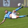 Sascha Mölders mag nicht unbedingt der ästhetischste Kicker in der dritten Liga sein, dennoch sehen ihn Fußballfans gerne auf dem Platz. Das hat mit seinen Toren zu tun, vor allem aber mit seiner Einstellung zum Kicken.  	