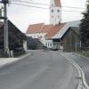 Nach Abschluss der Sanierung der Ortsdurchfahrt Kirchhaslach wird der neue Straßenverlauf im Frühjahr durch das Vermessungsamt abgemarkt. 