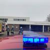 Wegen eines Schwelbrands in der Karl-Salzmann-Mittelschule Pfuhl rückte am Donnerstagmittag ein Großaufgebot an Rettungskräften an.