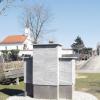 Was kostet ein Grab in der Urnenwand: Der Marktgemeinderat Kühbach legte als Preis 720 Euro fest. Das entspricht den Kosten für ein Familiengrab. 