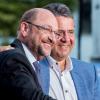 Martin Schulz (links) und Sigmar Gabriel: Am Montag absolvierten sie noch einen gemeinsamen Wahlkampfauftritt in Salzgitter. Jetzt fuhr Gabriel seinem Parteifreund in die Parade.