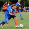 Die SG Flotzheim-Fünfstetten (in blau Jonas Roßkopf) stemmte sich mit aller Macht gegen die Niederlage, doch am Ende gewann der favorisierte FC Maihingen (mit David Gramm) mit 2:0. 	