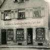 Die Familie Bär im Jahr 1905 in der Konditorei in der Ulmer Sterngasse. Der Fabrikant Karl Bär erfand die Lakritze, die seinetwegen auch als "Bärendreck" bekannt ist.