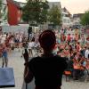 Mehr als 500 Besucher feierten am Wochenende auf dem Illertisser Marktplatz. Es war die zweite Veranstaltung der Reihe „Live im Sperrbezirk“ in diesem Jahr.