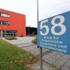 Einer der Männer, die im September aus der Klinik für Forensische Therapie und Psychotherapie des Bezirkskrankenhauses in Günzburg entwichen war, sitzt jetzt in einer Justizvollzugsanstalt ein.