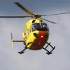 Ein Rettungshubschrauber hat einen verletzten Motorradfahrer, der aus Kutzenhausen stammt, ins Krankenhaus transportiert.  
