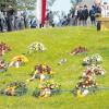 Auch die Burgauer Gebirgsjäger legten bei der Gedenkveranstaltung in Mittenwald Kränze nieder.  