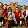 In Konradshofen ist Stadelfest-Zeit: Auf drei tolle Festtage unter der Regie des Musikvereins freuen sich (von links) Christian Bravi, Steffi Schießler, sowie die Vorsitzenden Manfred Baur und Melanie Stein.