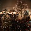 Bei der Burgauer Schlossweihnacht wird es in diesem Jahr trotz Energiesparmaßnahmen leuchten – dank der LED-Technik und Zeitschaltuhren.  