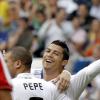 Cristiano Ronldo freut sich zusammen mit Pepe über einen Treffer für Real Madrid beim 8:1-Erfolg gegen UD Almeria.
