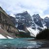 Schneebedeckte Berge im Banff-Nationalpark in der kanadischen Provinz Alberta.