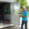 Mit dieser mobilen Druckerhöhungsanlage würde Bürgermeister Gerhard Sobczyk
gerne einer vom Hochwasser im Westen Deutschlands betroffenen Kommune
helfen. Bubesheim braucht die Anlage nicht mehr. 