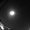 Im Internet kursieren zahlreiche Videos und Bilder von einem Meteor, der am Montagabend den Nachthimmel über Süddeutschland erhellte.