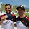 Die beiden Augsburger, Weltmeister Hannes Aigner (mit der Goldmedaille) und Sideris Tasiadis, der Bronze gewann, freuen sich über ihre sportlichen Erfolge.