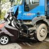 Grauenhafter Unfall auf der B2 bei Itzing: Der Autofahrer war auf der Stelle tot, der Lastwagenfahrer steht unter Schock.