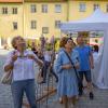 Uschi Müller (links) bei ihrem Rundgang mit Stadtvertretern durch Nördlingen. 