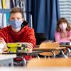 Die Maskenpflicht im Unterricht an weiterführenden Schulen ist mittlerweile vorbei. Dabei soll es bleiben, solange die Infektionszahlen überschaubar bleiben.