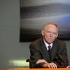 Bundesfinanzminister Wolfgang Schäuble bleibt bei seinem Nein zu Eurobonds., dpa