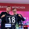 Bayerns neuer Torhüter Daniel Peretz (l) will sich mit Neuer messen.