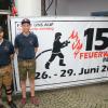 Die Freiwillige Feuerwehr Rehling darf mit einem Banner am Feuerwehrhaus für das Fest anlässlich des 150-jährigen Vereinsjubiläums in eineinhalb Jahren.