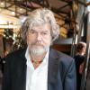 Bergsteiger-Legende Reinhold Messner hat gelassen auf den Verlust zweier Titel im Guinness-Buch der Rekorde reagiert.