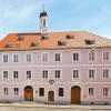 Das 300 Jahre alte Maria-Ward-Kloster in der Mindelheimer Altstadt ist verkauft worden. 	