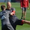 Arjen Robben hat viel Spaß im Trainingslager des FC Bayern. Über eine Vertragsverlängerung will er sich noch keine Gedanken machen.