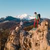 Bergsteiger klettern angeseilt auf dem Barmstein bei Hallein in Österreich. Der Klimawandel macht Wandern und Bergsteigen risikoreicher.