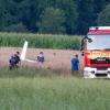 Bei Emershofen (bei Weißenhorn im Kreis Neu-Ulm) ist ein Kleinflugzeug abgestürzt. Der Pilot starb noch an der Unfallstelle.